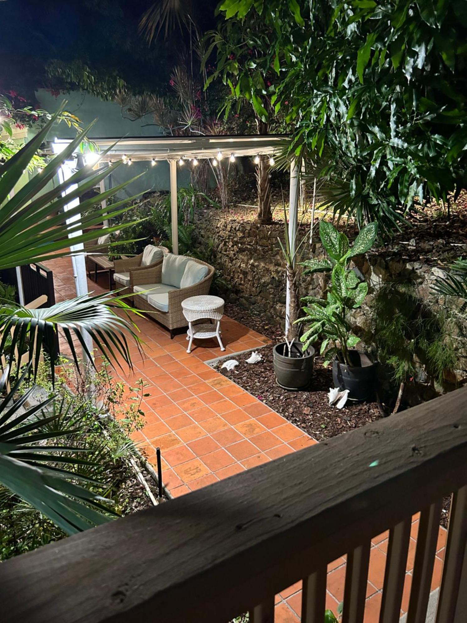 The Green Iguana Hotel شارلوت أملي المظهر الخارجي الصورة